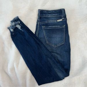 Distressed hem super stretch
